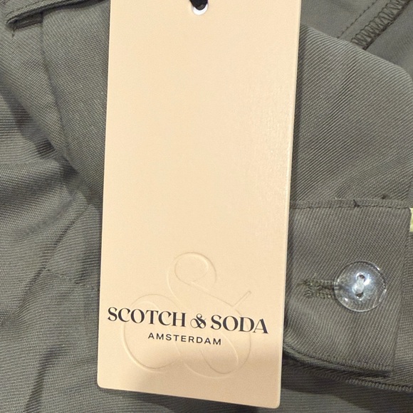 🆕 Scotch & Soda Classic Olive Colored Women's Shorts Size 30 NWT - Picture 2 of 4